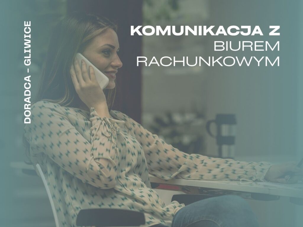 Księgowa komunikująca się z klientem