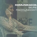 Księgowa komunikująca się z klientem
